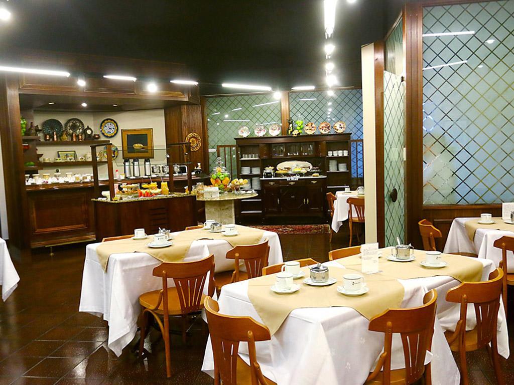 Village Hotel Ponta Grossa  Dış mekan fotoğraf