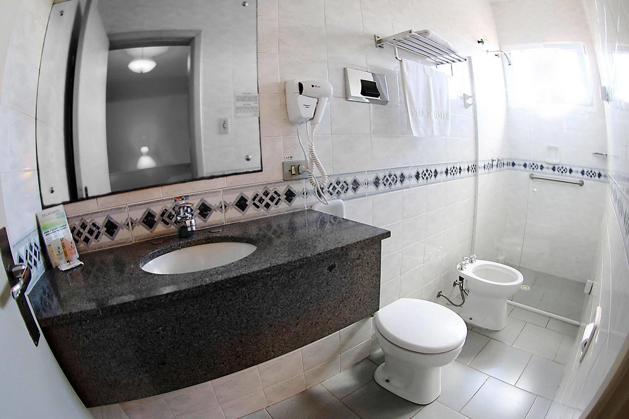 Village Hotel Ponta Grossa  Dış mekan fotoğraf